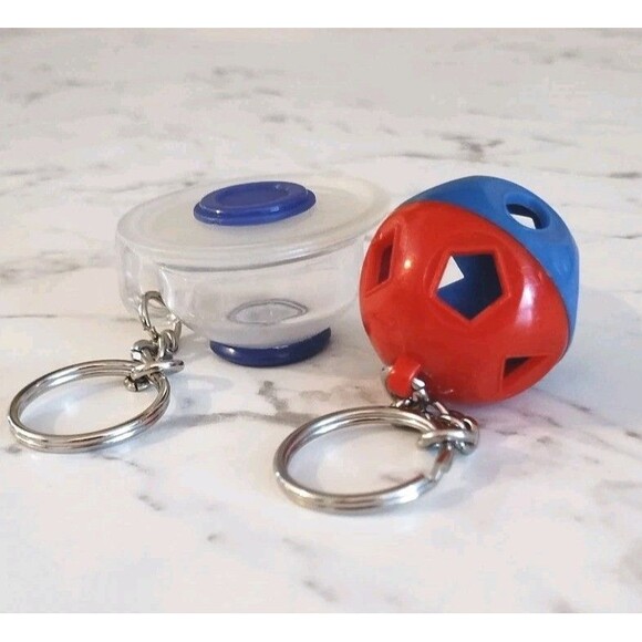 Lot Of 2 Vintage Tupperware Miniature Keychains: Shape-O & Batter Bowl - Picture 1 of 5